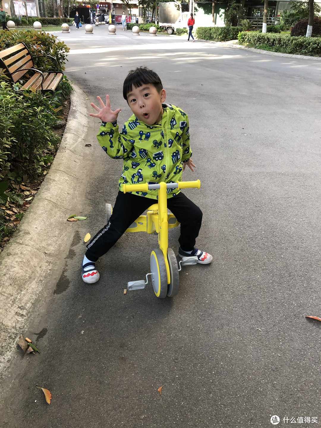 萌哒哒的黄色700kids 柒小佰~谁说只能骑到3岁~哈哈哈~一大波真人秀来袭~