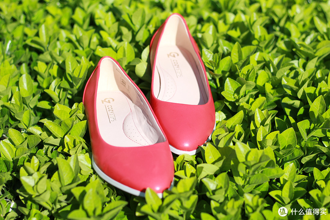 初春中的一抹红色 COZY STEPS 2018春季新款时尚浅口尖头平底休闲鞋