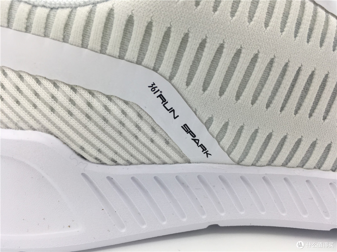 用CLIMA COOL40%的价格实现50%的功能 361° WIND MAX 风透网跑鞋评测
