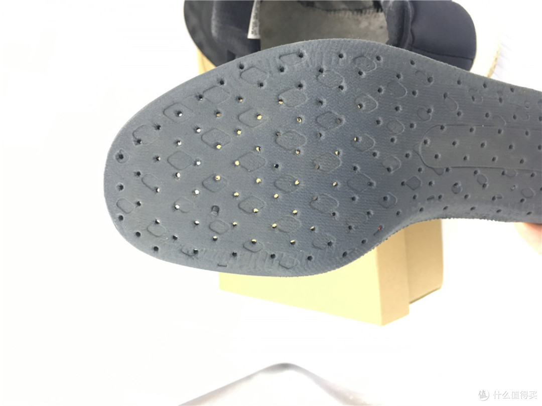 用CLIMA COOL40%的价格实现50%的功能 361° WIND MAX 风透网跑鞋评测