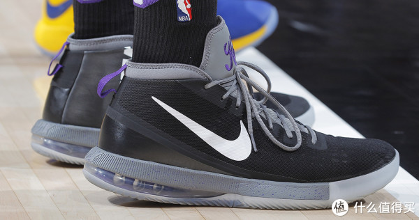 值鞋控VOL.65: NBA常规赛明日收官 各大奖项