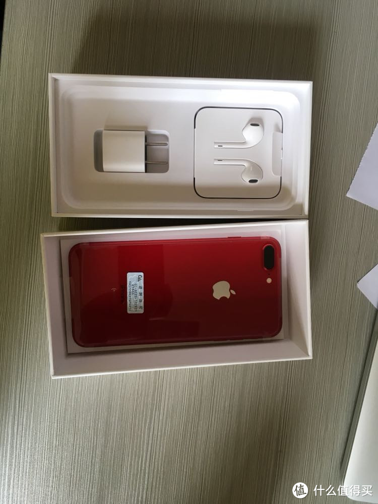 红黑配的小苹果—记iPhone 8 Plus新配色开箱