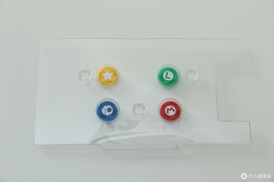 #全民分享季#分享两个任天堂官方授权Nintendo Switch实用小物件：RDS硬壳收纳包&HORI马里奥摇杆帽