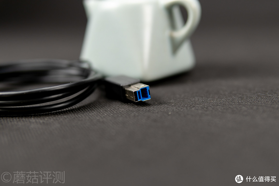 一拖七、彻底解决电脑USB接口不够用的情况—Orico 奥睿科USB3.0 7口分线器 拆解评测