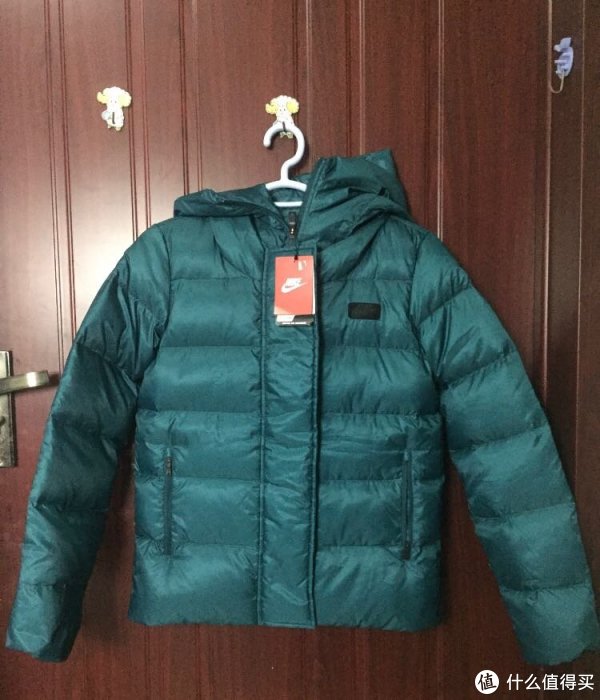 反季特卖:NIKE耐克683899女子连帽羽绒服
