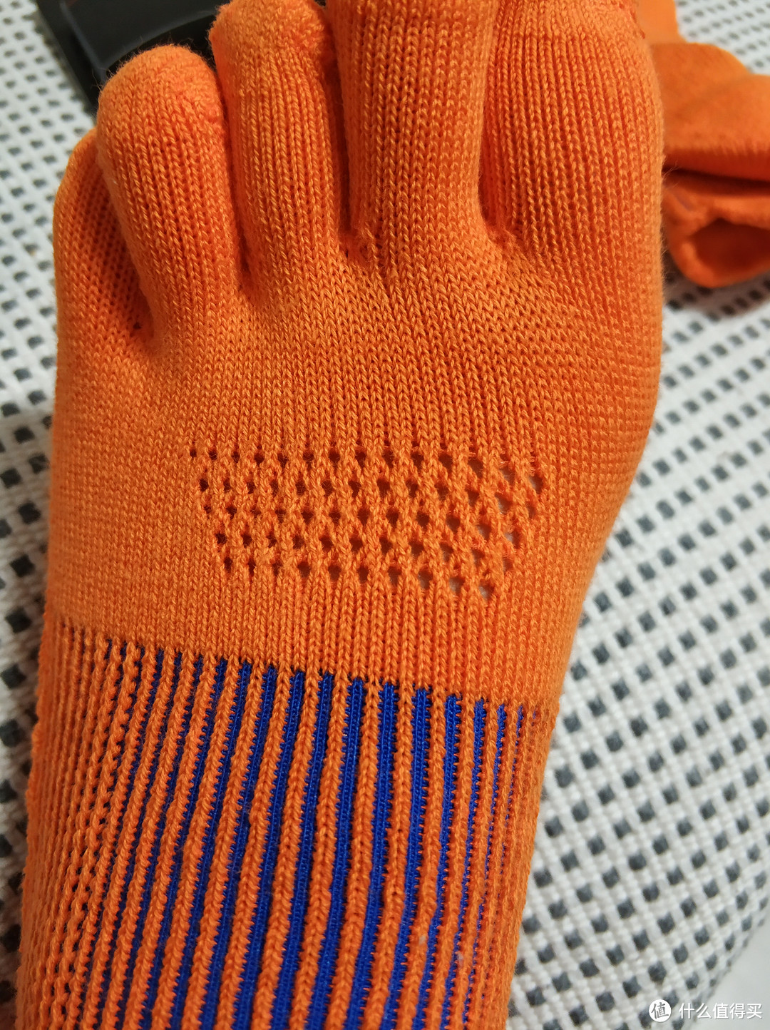用心的设计-燃烧实验室3D压力五指袜2.0试穿感受