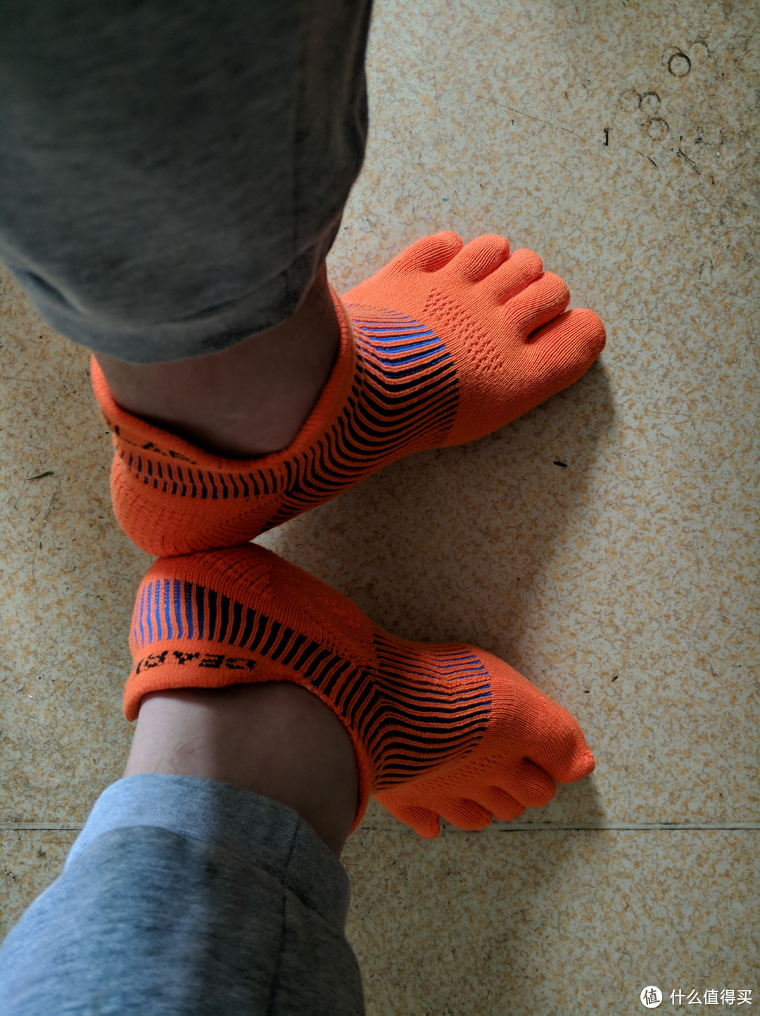 一双越穿越舒服的袜子-燃烧装备实验室五指袜评测