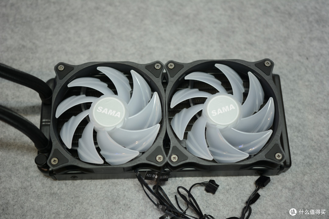 神光一起闪—SAMA 先马 冰川240RGB 水冷散热器