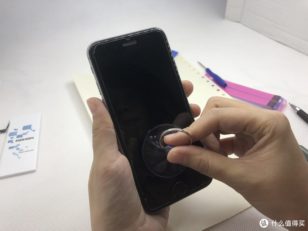 真的可以省下一个iPhone X？弱女子换iPhone 6电池教程