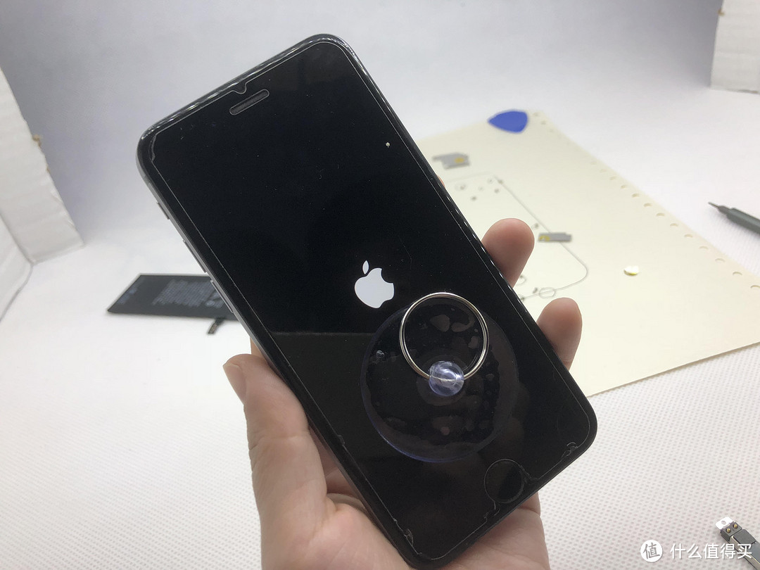 真的可以省下一个iPhone X？弱女子换iPhone 6电池教程