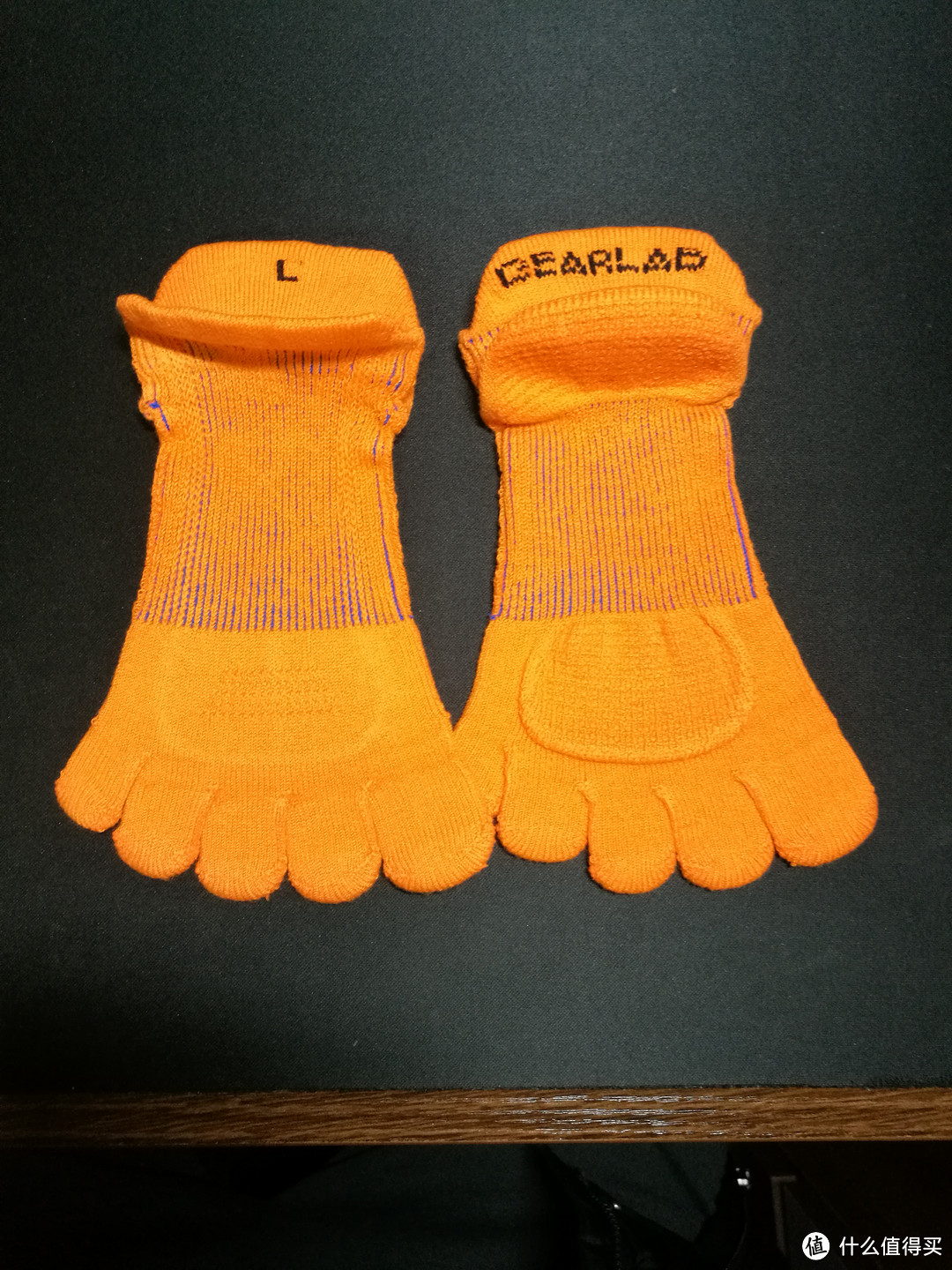 我所有的跑步袜之一：评测GEARLAB燃烧装备实验室3D压力五指袜2.0