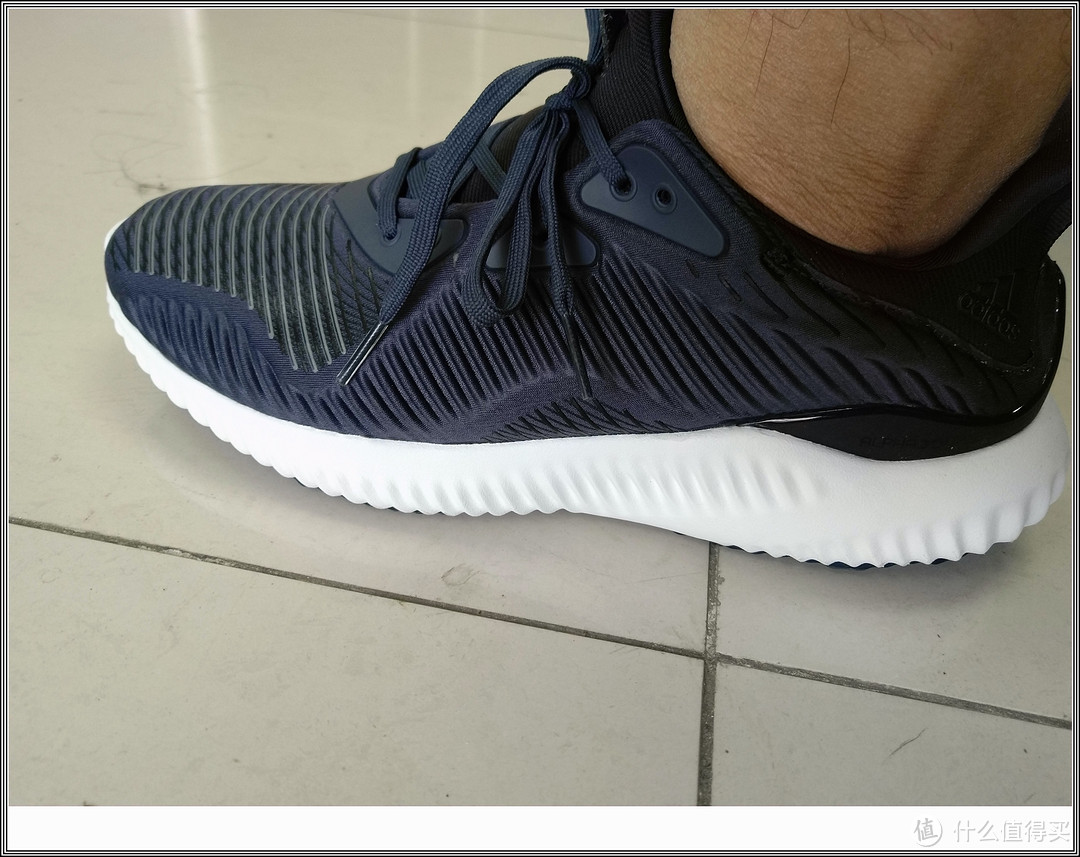 #全民分享季#当初也是阿迪达斯的当家科技—Alpha Bounce hpe 跑鞋 开箱