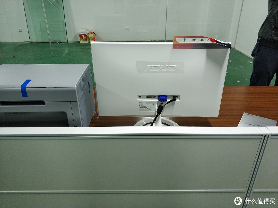 白色前台显示器：ASUS 华硕 VX229N-W 显示器 晒单