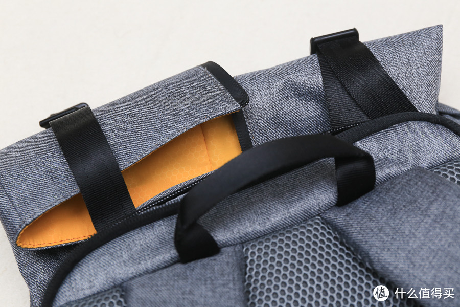 #全民分享季#个性的通勤背包—MI 小米 90分 防水卷口背包
