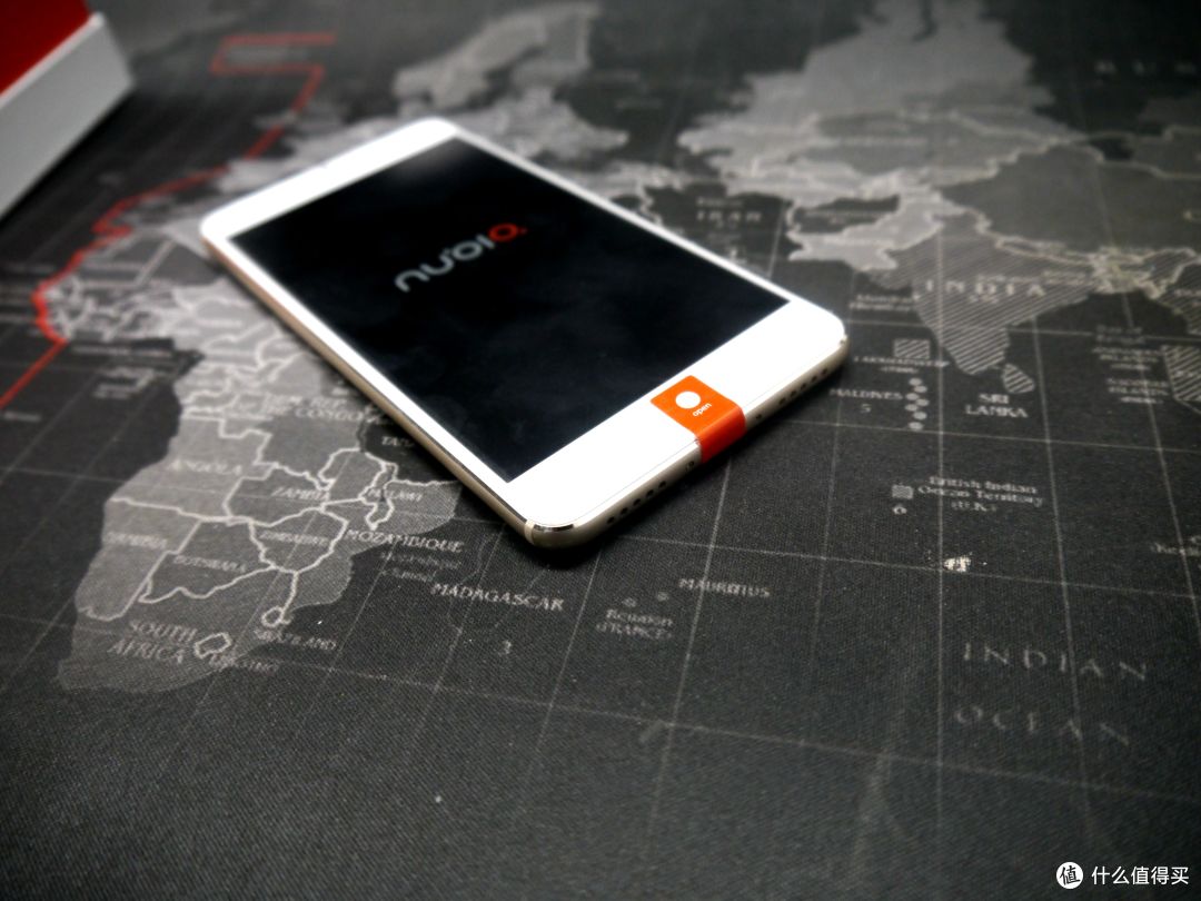 全面屏盛行,反其道而行—NUBIA 努比亚 z17mini 6G+64G 手机开箱