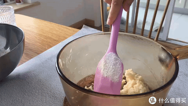 宝宝辅食推荐:手指泡芙,好吃又好做(内涵知识点)