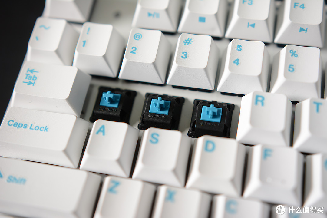 Akko 艾酷 ICE87 机械键盘—德国原厂轴樱桃神话的破灭？