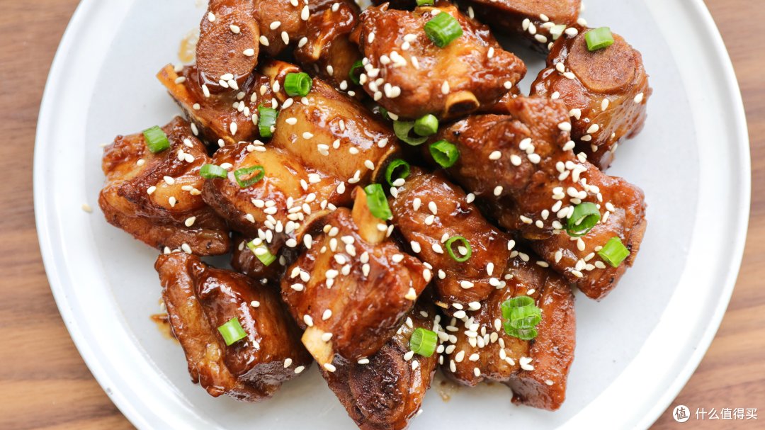 煲仔饭、红烧小排、薏米雪梨桂花糖水,一台电饭煲就能搞定