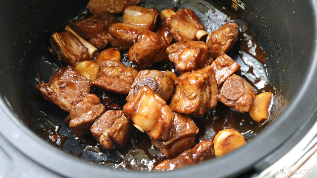 煲仔饭、红烧小排、薏米雪梨桂花糖水,一台电饭煲就能搞定