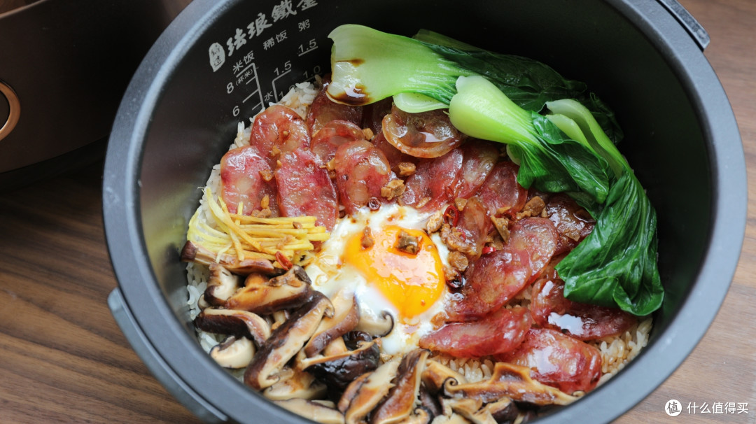 煲仔饭、红烧小排、薏米雪梨桂花糖水,一台电饭煲就能搞定