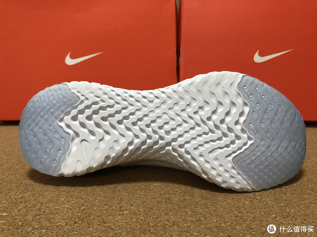 手撕JD第三方奸商 NIKE EPIC REACT FLYKNIT 真假对比 / 附简单试跑