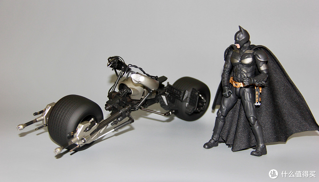 暗夜魅影—BANDAI 万代 蝙蝠侠S.H.F Batman&Batpod把玩