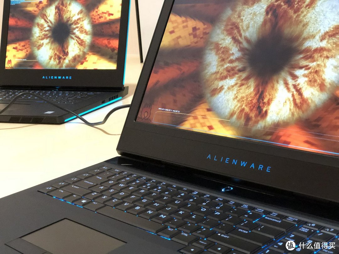 Alienware 外星人 2018 15 R4 游戏笔记本 & 17 R5 简单对比