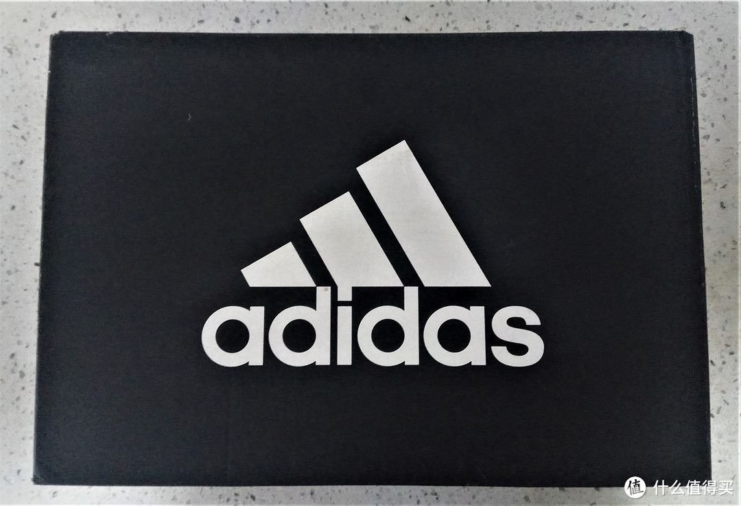 去年双11买的鞋今年穿：adidas阿迪达斯跑步鞋S76750开箱