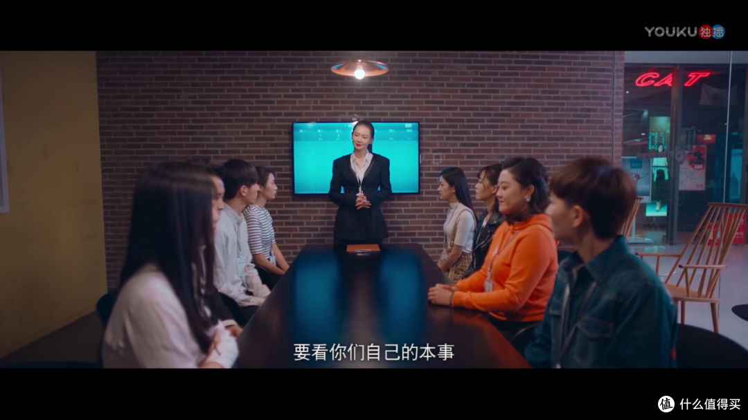 戚薇从“毕业小白”变“职场女神”的穿搭术和奋斗心经