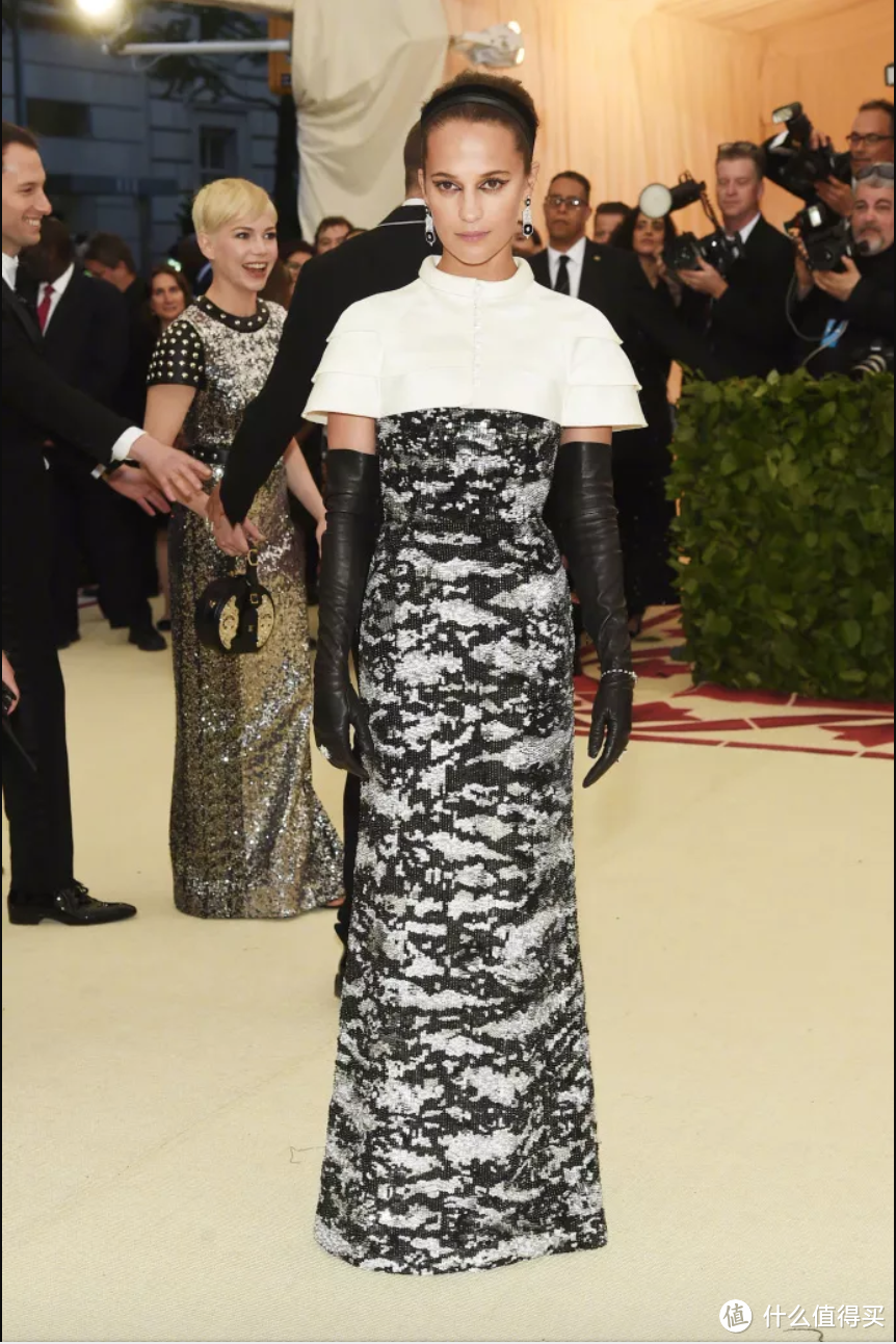 天主教主题Met Gala 美出天际 | 细数本届时尚奥斯卡惊艳造型