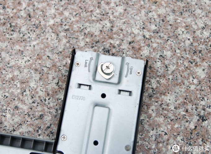 大妈首发,护眼无边框,视界新体验:BenQ 明基 EW2770QZ 显示器