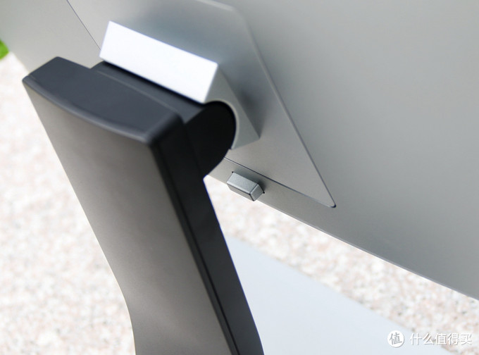 大妈首发,护眼无边框,视界新体验:BenQ 明基 EW2770QZ 显示器