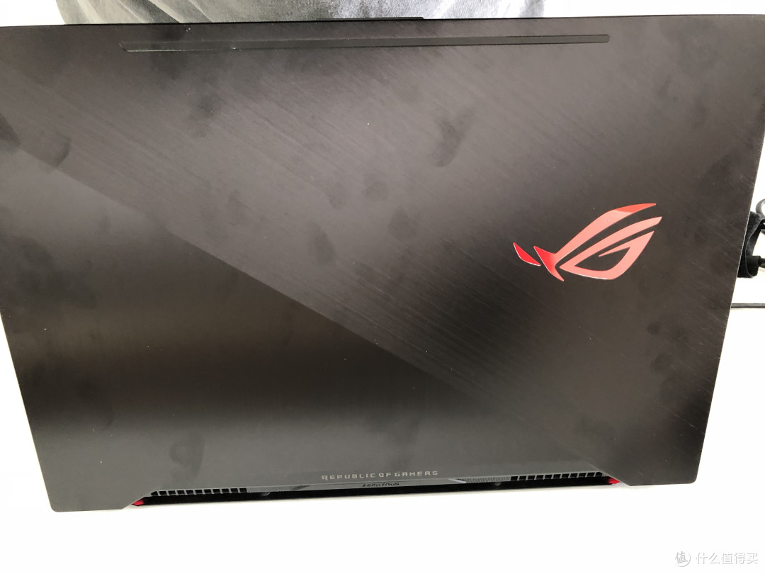 ROG 玩家国度 Zephyrus M (GM501) 笔记本电脑简单开箱