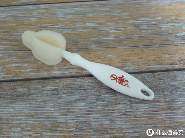奶瓶刷质感不错,但因为造型总感觉屌丝气十足