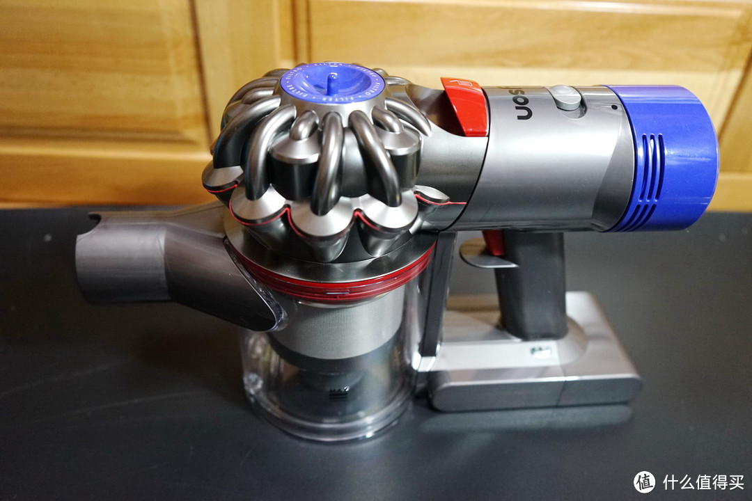 V10上市我开用V8：dyson 戴森 V8 Absolute手持无线吸尘器开箱及使用