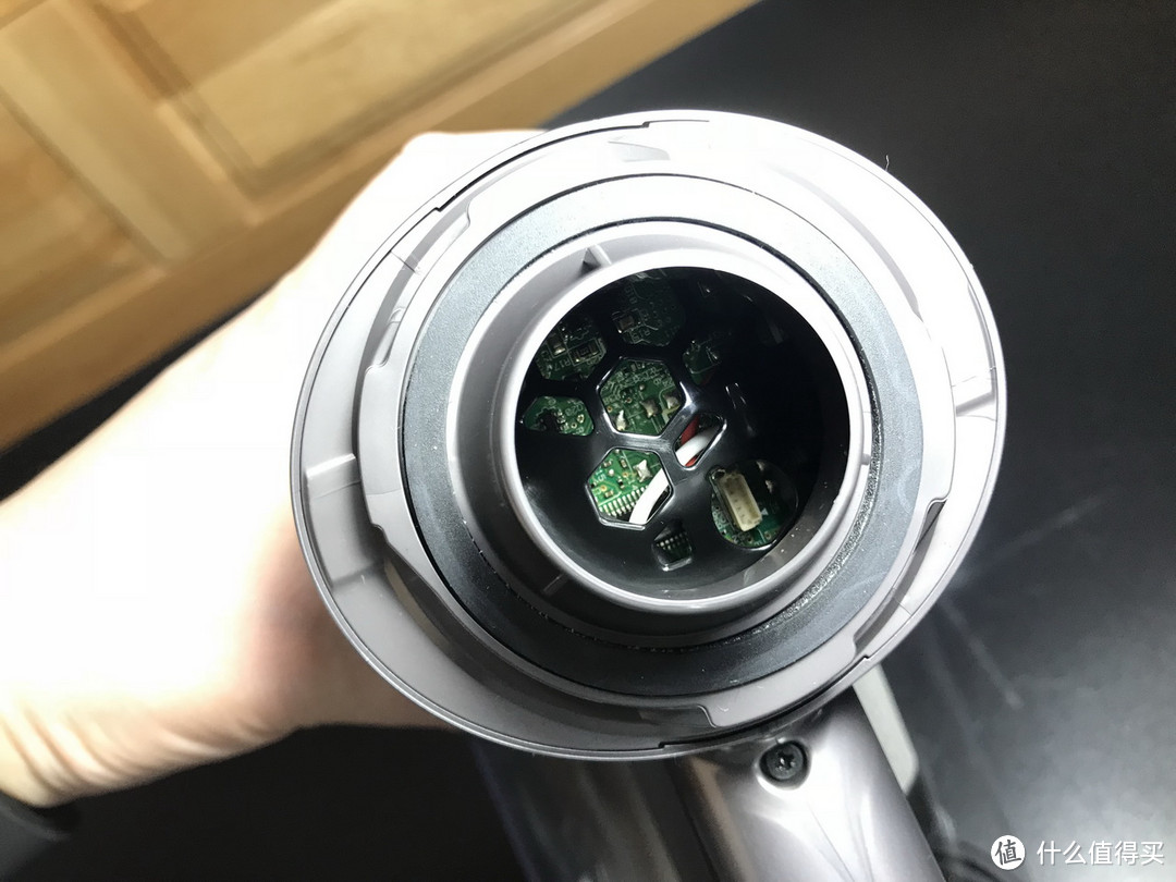 V10上市我开用V8：dyson 戴森 V8 Absolute手持无线吸尘器开箱及使用