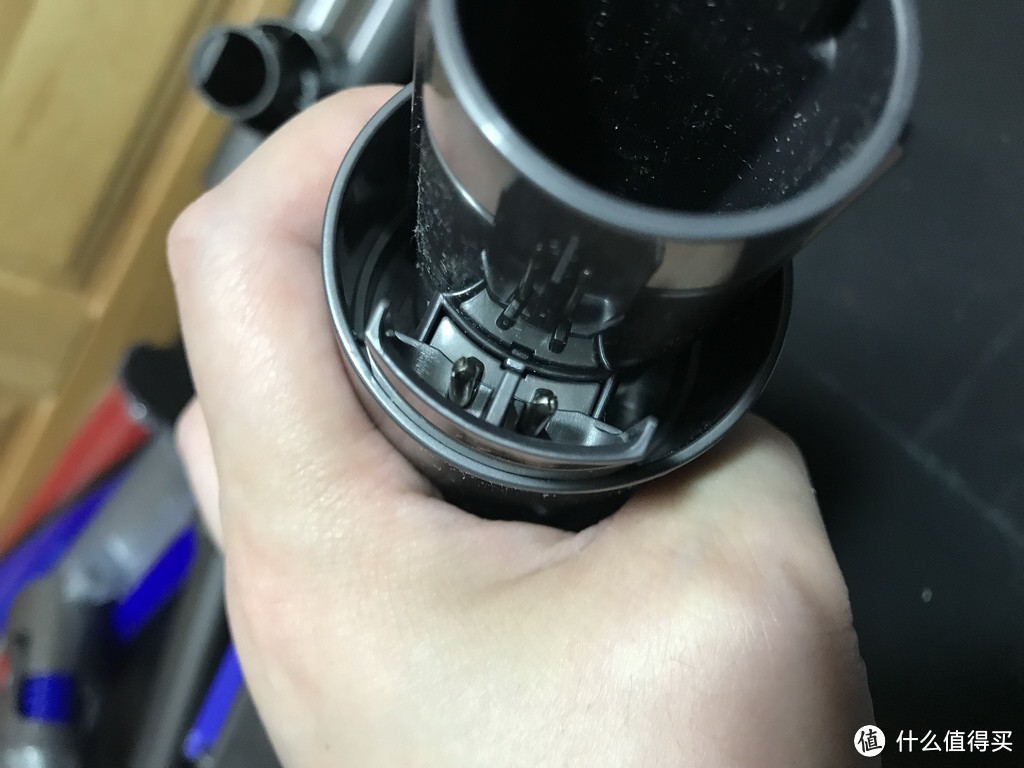 V10上市我开用V8：dyson 戴森 V8 Absolute手持无线吸尘器开箱及使用