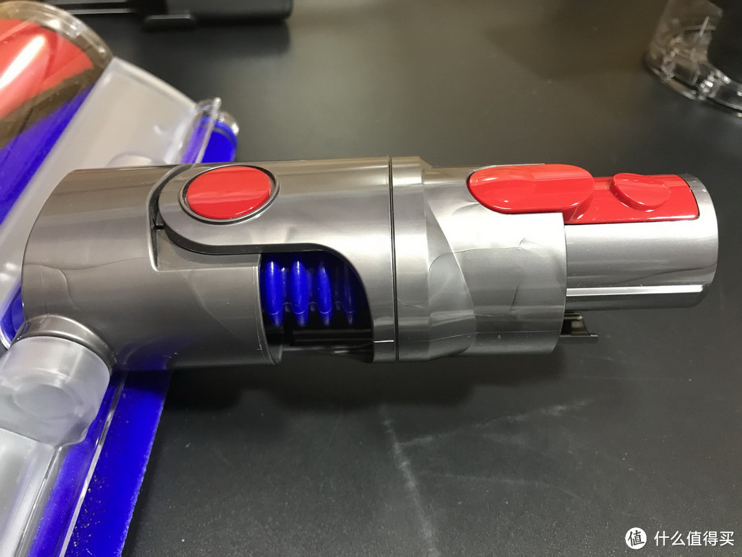 V10上市我开用V8：dyson 戴森 V8 Absolute手持无线吸尘器开箱及使用