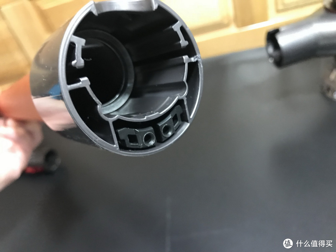 V10上市我开用V8：dyson 戴森 V8 Absolute手持无线吸尘器开箱及使用