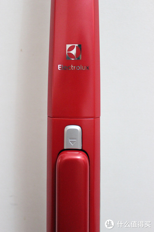 多面好手：伊莱克斯 Electrolux ZB3320P瑞彼得无线吸尘器开箱评测