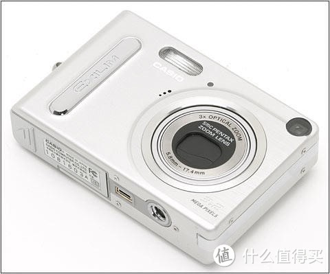 EX-Z3 (2003)，紧凑的镜头设计来自宾得，其上标注SMC PENTAX 