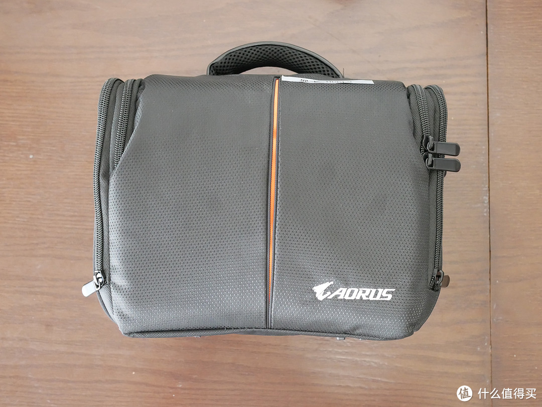 超极本吃鸡了解一下？技嘉 AORUS GTX1070 Gaming Box 显卡使用（租赁）体验