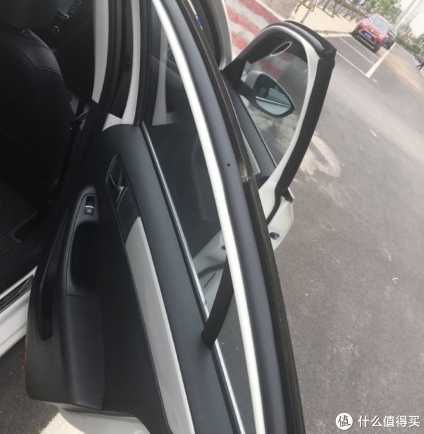 不仅仅是密封条,更是隔音条,还是A柱B柱防尘套件