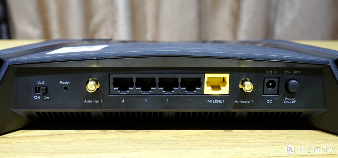 拒绝延迟，理性吃鸡—与 NETGEAR 美国网件 XR500 电竞路由器的第一次亲密接触