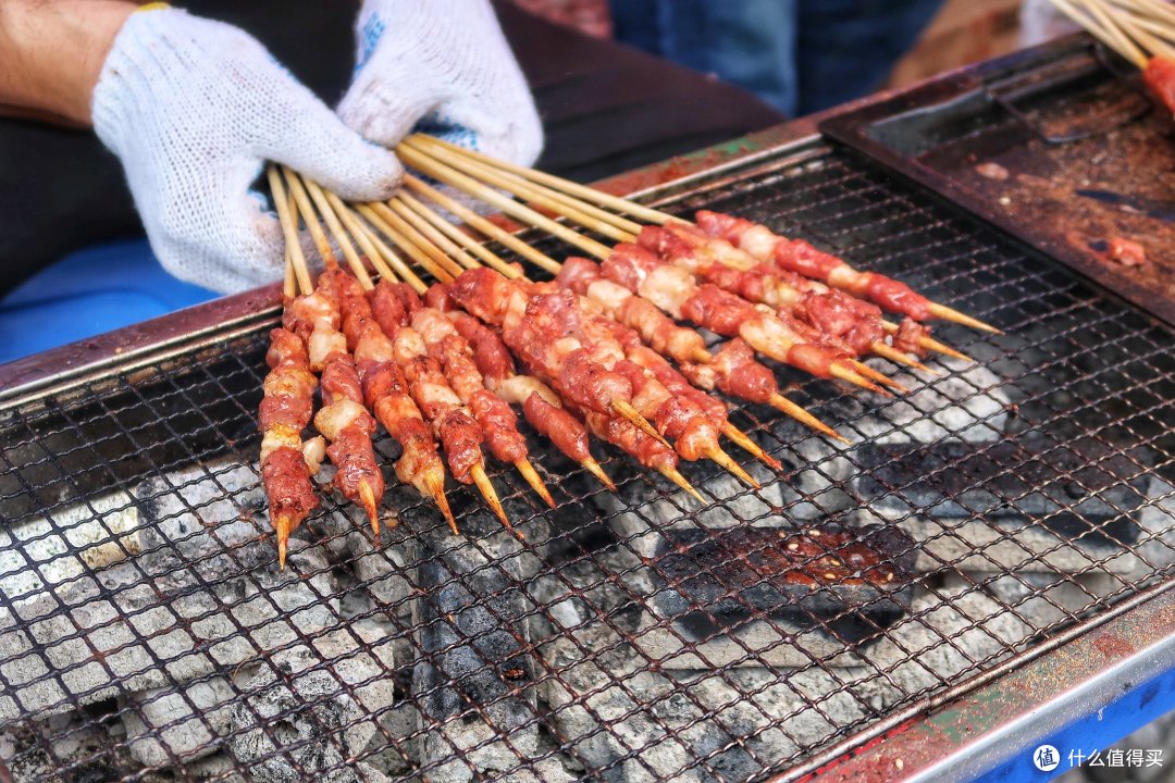 盆友羊肉串来一份? 盆友羊肉串来一份?