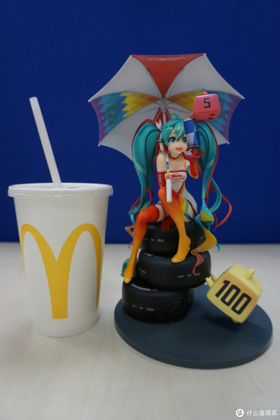 2016 Racing Miku，赛车初音手办