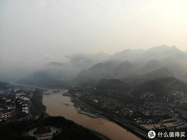 清晨的茅台镇2