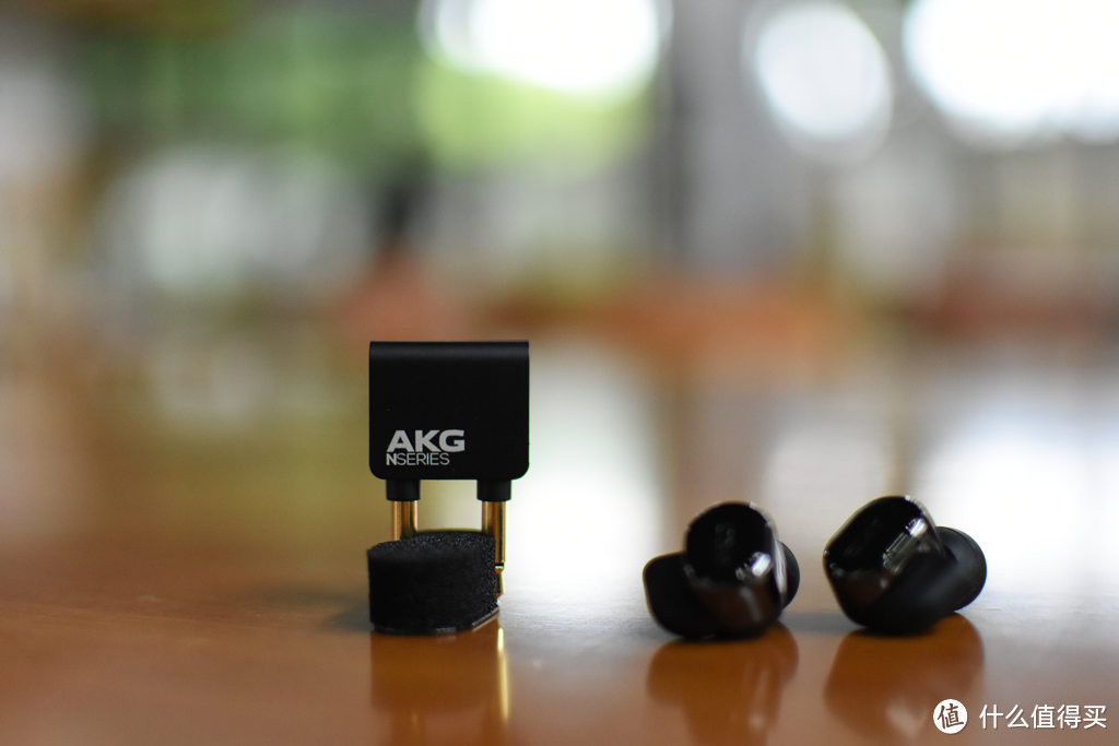 能否延续圈铁王者地位？ AKG 爱科技 N5005 蓝牙耳机 开箱