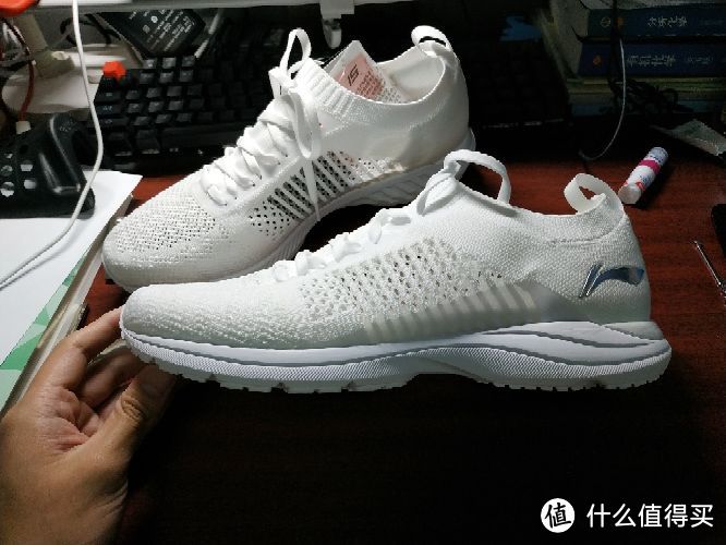 《廉价鞋不廉价》第二期｜夏日清凉小白鞋—LI-NING 李宁 超轻15 运动鞋开箱