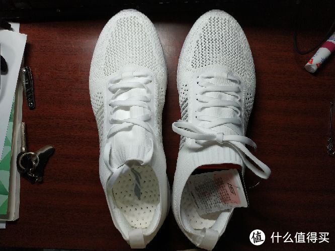 《廉价鞋不廉价》第二期｜夏日清凉小白鞋—LI-NING 李宁 超轻15 运动鞋开箱